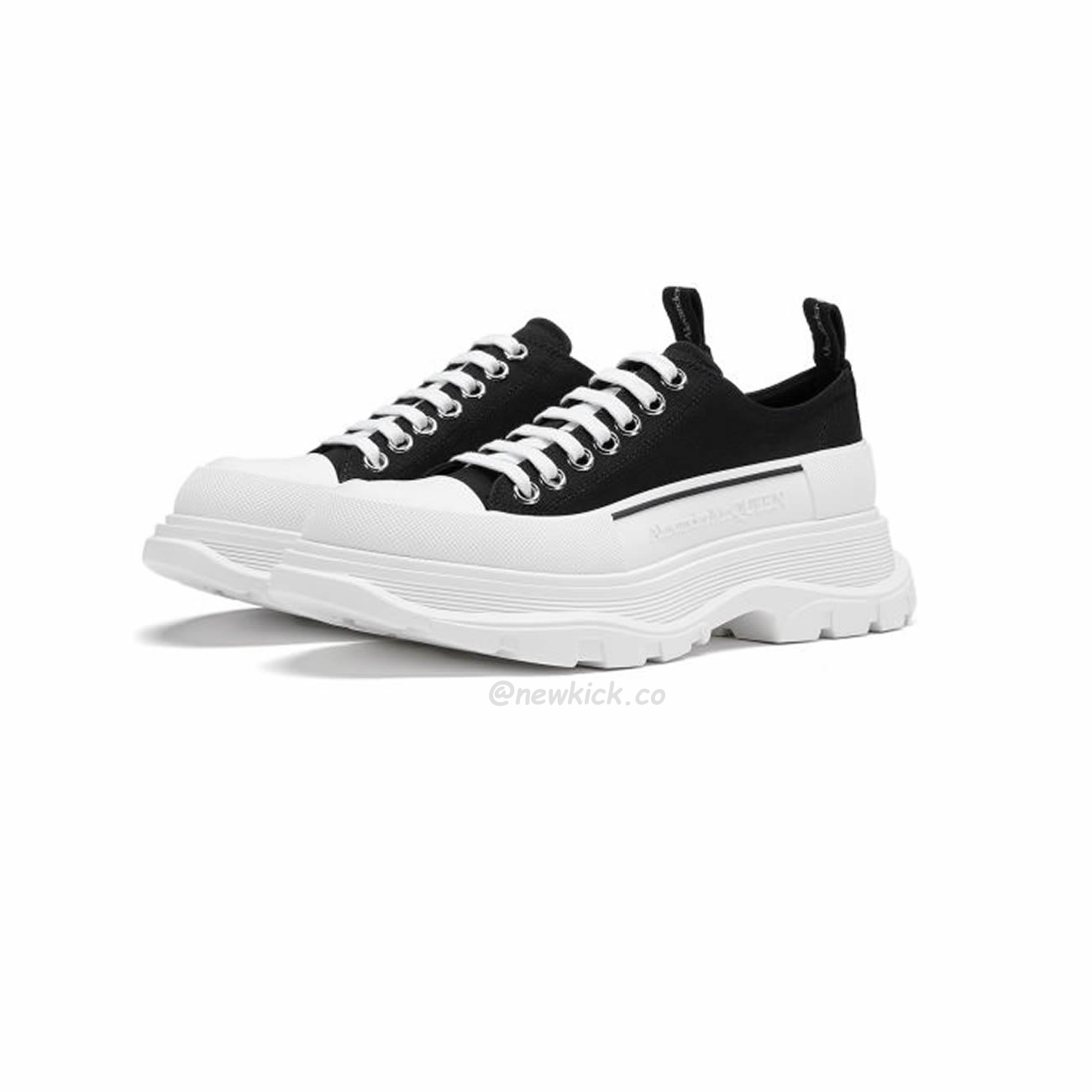 Alexander Mcqueen Tread Slick Low Lace Up Black White (16) - newkick.vip